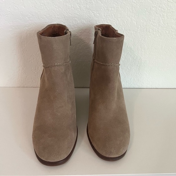2/$30 Lucky Brand Suede Booties Tan Size 7 - Picture 2 of 12